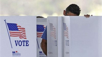 يتنبأ بدقة طوال 3 عقود.. مؤرخ أمريكي يتوقع نتائج الانتخابات النصفية