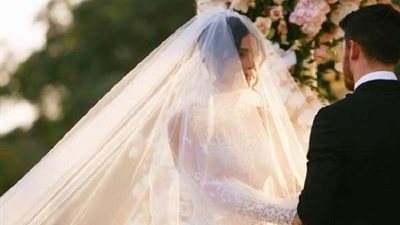 لن تصدق.. سيدة تفسد حفل زفاف ابنتها بسبب 