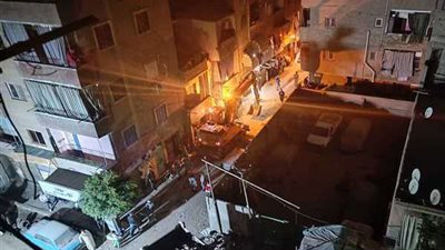 استخراج جثة شخص من تحت الأنقاض في انهيار عقار بالدخيلة