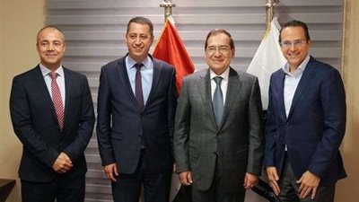 وزير البتيرول يناقش خطط شركة شل للتنقيب في البحر الأحمر مع رئيسها الجديد
