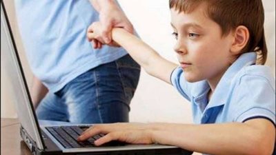 للأمهات.. أبرز سلبيات مواقع التواصل الاجتماعي على الأطفال