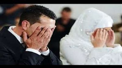 بكي كالطفل ويريد أمه.. عريس ينهار فجأة أمام عروسه في ليلة الدخلة