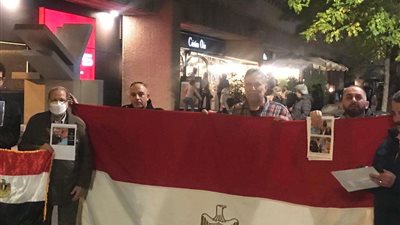 من قلب العاصمة الإسبانية مدريد.. مصريون ينظمون وقفة احتجاجية تضامنًا مع النائب عمرو درويش
