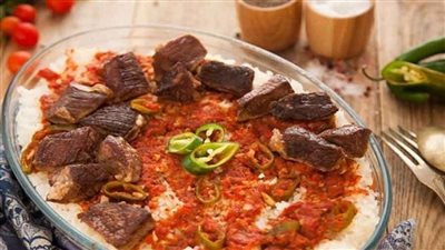 أكلة مصرية أصيلة.. طريقة عمل الفتة بأنواعها  (فيديو وصور)