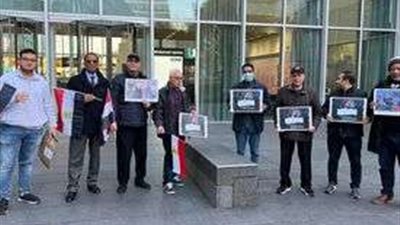 تضامننا من النائب عمرو درويش.. تجمع المصريين أمام مكتب bbc