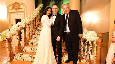 والد حسام حبيب ينشر فيديو مفاجئا لابنه مع غادة عادل