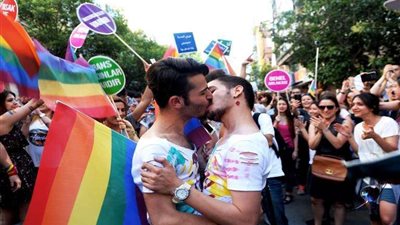 تركيا ترفع الحظر عن مسيرات المثليين في أنقرة