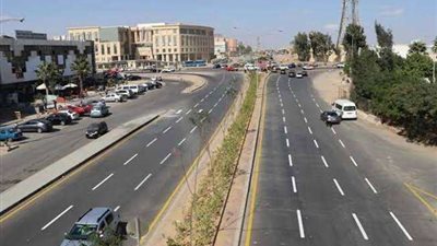 غلق كلي بطريق المحور المركزي بين ميداني أنور السادات وسيتي سكيب لتنفيذ المونوريل | تفاصيل