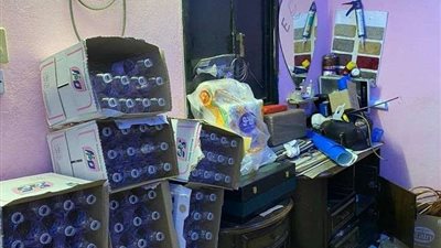 مزاج العيد.. ضبط مصنع يقوم بتصنيع الخمور في استراحة مكة