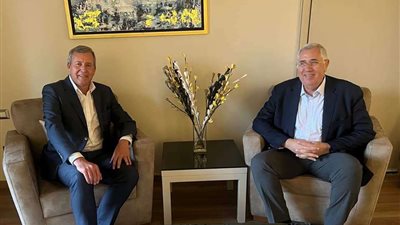وزير الزراعة يبحث مع نظيره الأسترالي آفاق التعاون المشترك بين البلدين