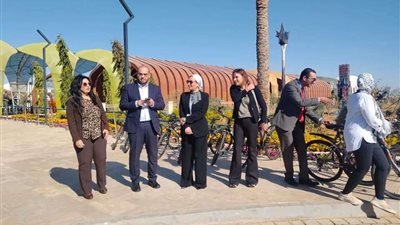 وزيرة البيئة والمنسق الوزاري ومبعوث مؤتمر المناخ تسلم الفائزين بمسابقة 