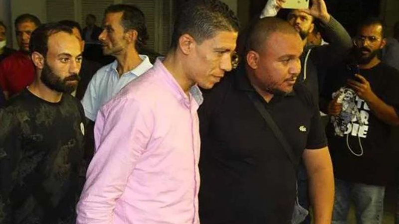 النجم عامل النظافة