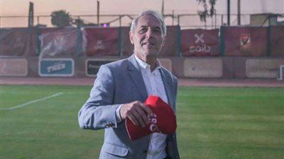 الأهلي يحتفل بعيد ميلاد كولر