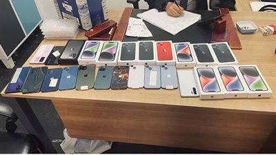 ضبط كمية من الهواتف المحمولة بحوزة أجنبي من أصل مصري بمطار القاهرة الدولي