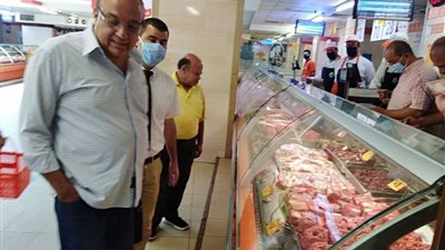 بالصور.. حملات رقابية مكبرة على السلاسل التجارية بالإسكندرية