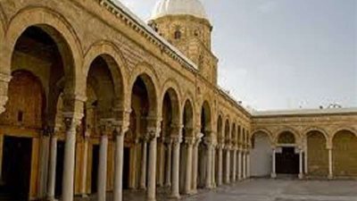 10 دقائق.. دولة عربية تعدل التوقيت بين الأذان والإقامة في مساجدها