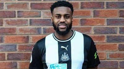 مدافع توتنهام يتهم الشرطة الإنجليزية بالعنصرية