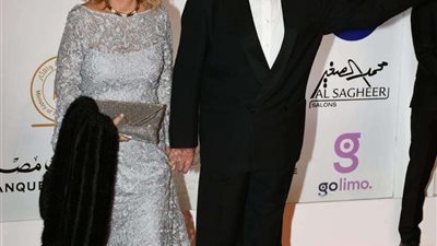 توافد نجوم الفن على السجادة الحمراء بمهرجان القاهرة السينمائي الدولي