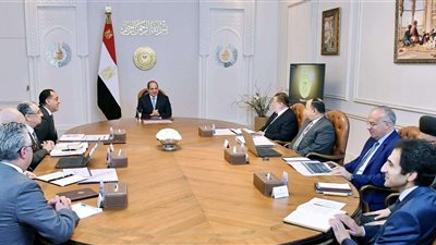 الرئيس السيسي يتابع نشاط ومشروعات المنطقة الاقتصادية لقناة السويس