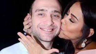 «تعيش في مرحلة وهم ».. طبيب نفسي يفجر مفاجأة عن رجوع شرين عبدالوهاب لـ حسام حبيب