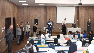 الإسماعيلية الأهلية تستقبل طلاب كلية التجارة الدولية بيومهم الأول بمقرها الجديد