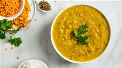 طريقة عمل شوربة العدس.. مناسب لليالي الشتاء الباردة