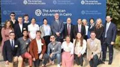 الجامعة الامريكية تستضيف حاكم ولاية انديانا الأمريكية على هامش cop27