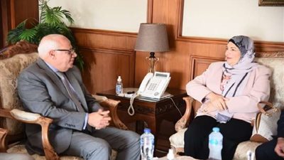 محافظ بورسعيد يستقبل رئيس الشركة القابضة للسياحة والفنادق