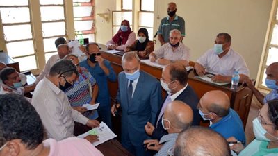 محافظ القليوبية يتفقد لجان التصالح على المباني المخالفة والمراكز التكنولوجية