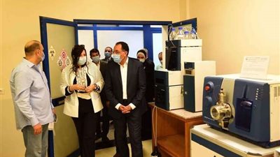 رئيس الوزراء يزور مدينة الأبحاث العلمية ببرج العرب الجديدة