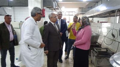 عصام فرحات يتفقد مستوى الخدمات المقدمة لطلاب المدن الجامعية بالمنيا