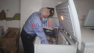 ضبط جراج محول لمخزن لأحد المطاعم الكبرى ببني سويف به مواد غذائية فاسدة