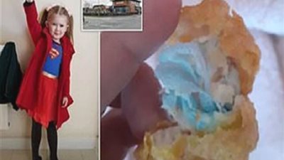 وجبة من مطعم شهير.. طفلة كادت أن تموت بسبب كمامة داخل قطعة دجاج