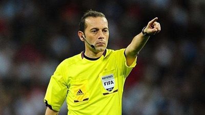 مفاجأة.. شاكير يدير مباراة برشلونة ونابولي