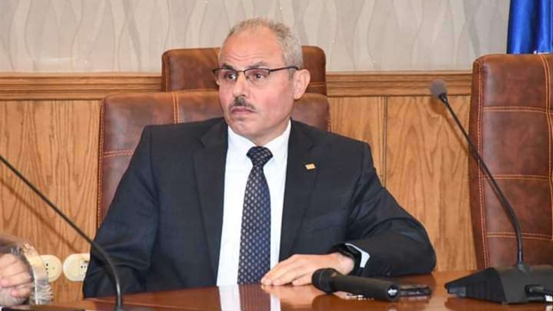 رئيس جامعة قناة السويس