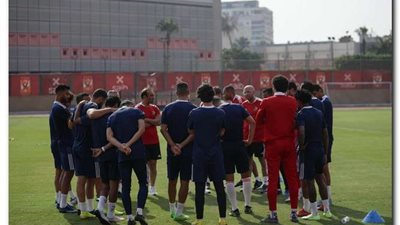 الأهلي يواصل تدريباته على فترتين