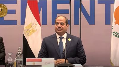 الرئيس السيسي يتابع تطورات المشروعات القومية للاستصلاح والإنتاج الزراعي