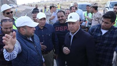 وزير النقل يتفقد مواقع العمل بمشروع الخط الأول للقطار الكهربائي السريع