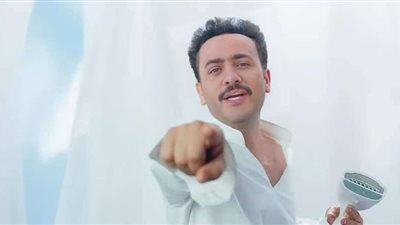 تامر حسني يثير الجدل على مواقع التواصل الاجتماعي بلوك جديد