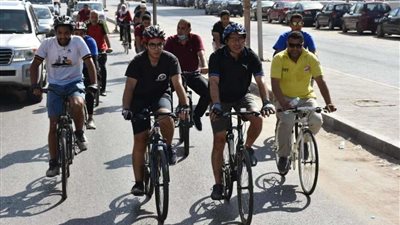 وزير الرياضة يشارك ٥٠٠ متسابق من الشباب في ماراثون الدراجات الهوائية