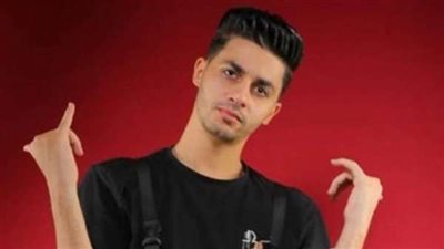 بعد تعرضها لوعكة صحية.. عنبة يطلب الدعاء لوالدته