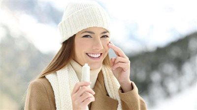 تجنبي الماء الساخن.. روتين العناية بالبشرة في فصل الشتاء