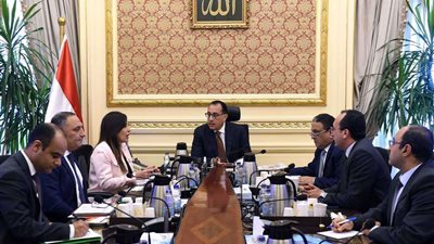 رئيس الوزراء يستعرض تخطيط استخدامات أراضي الدولة لعددا من ملفات العمل