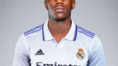 تشواميني: بنزيما لم يتهرب من مباريات ريال مدريد بسبب كأس العالم