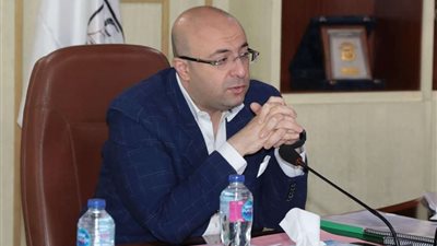 الكشف وتوفير العلاج لأكثر من 1300 بقافلة ببني سويف