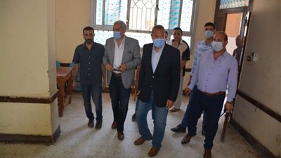 محافظ القليوبية يتفقد عددا من لجان انتخابات الشيوخ بالمحافظة