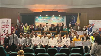 35 لاب توب هدية التضامن بجامعة حلوان لطلاب الإعاقة البصرية