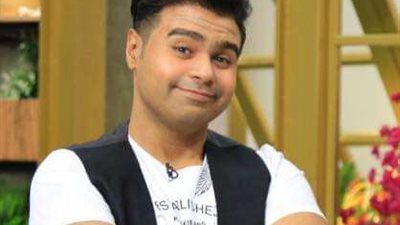 إسلام إبراهيم يغازل وفاء عامر بعد 