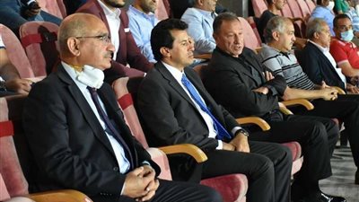 بالصور..وزير الرياضة يشهد مباراة الأهلي وانبي بعد استئناف الدوري