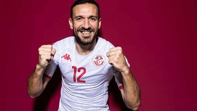 علي معلول في جلسة تصوير لمنتخب تونس قبل بطولة كأس العالم